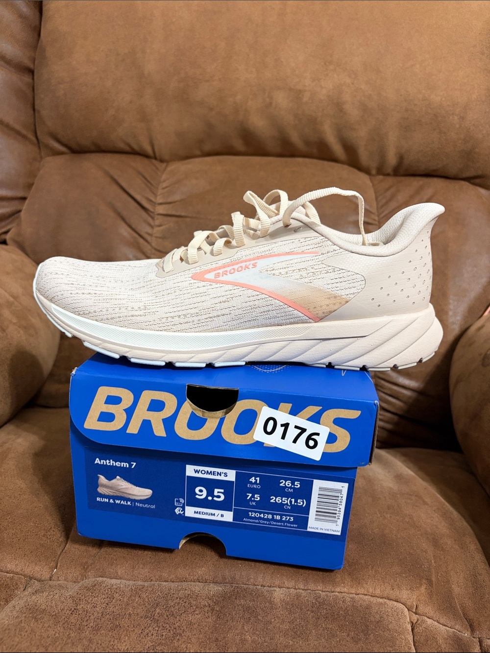 Brooks Women's Anthem 7 Running Shoe - Cream with Pink Accent